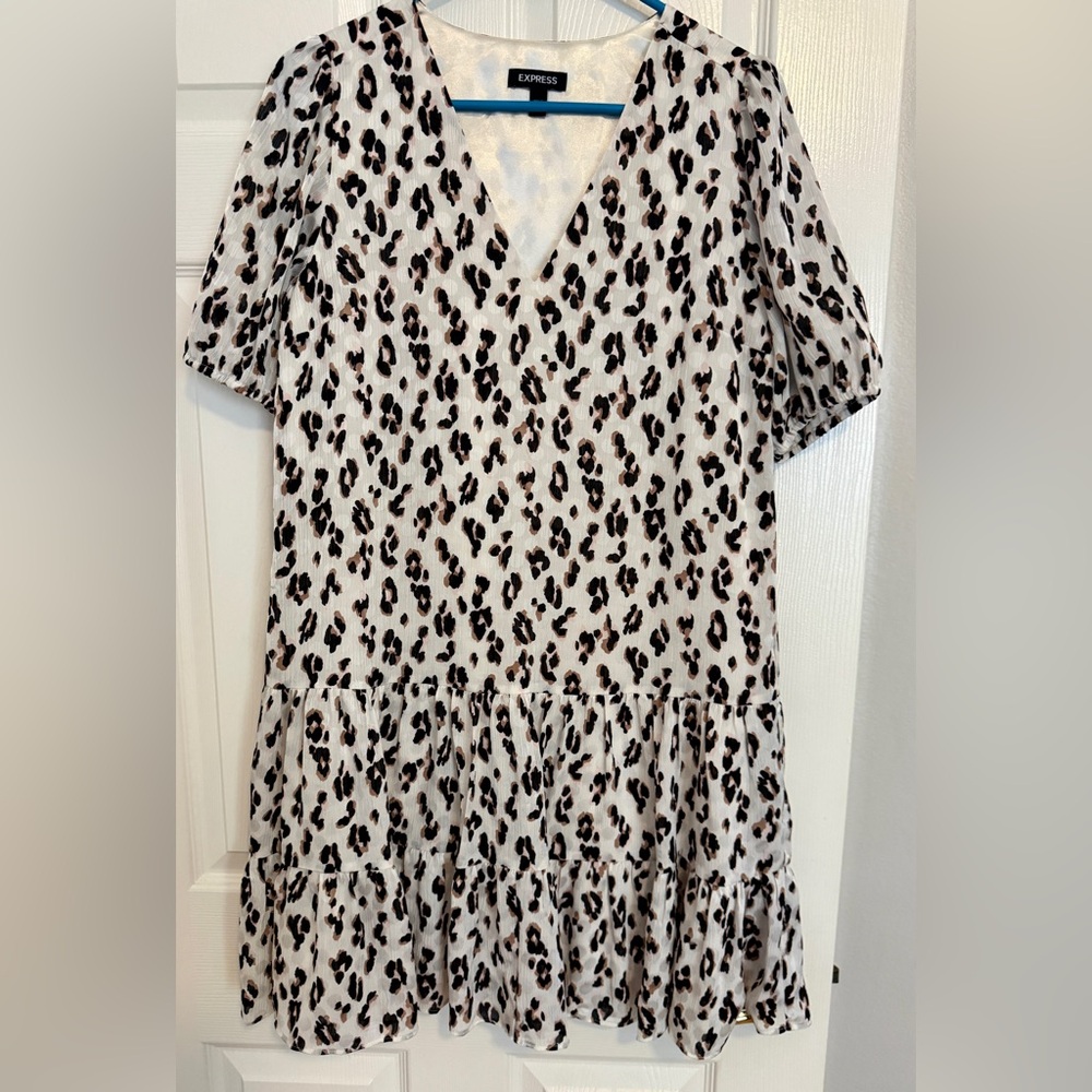 Express White and Black Leopard Print V-Neck Tiered Trapeze Dress